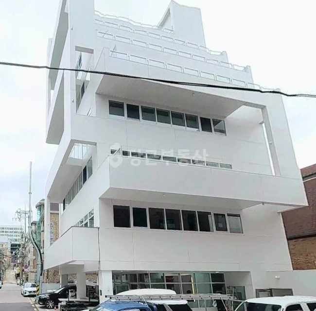 서울특별시 강남구 논현동 건물 사진 1