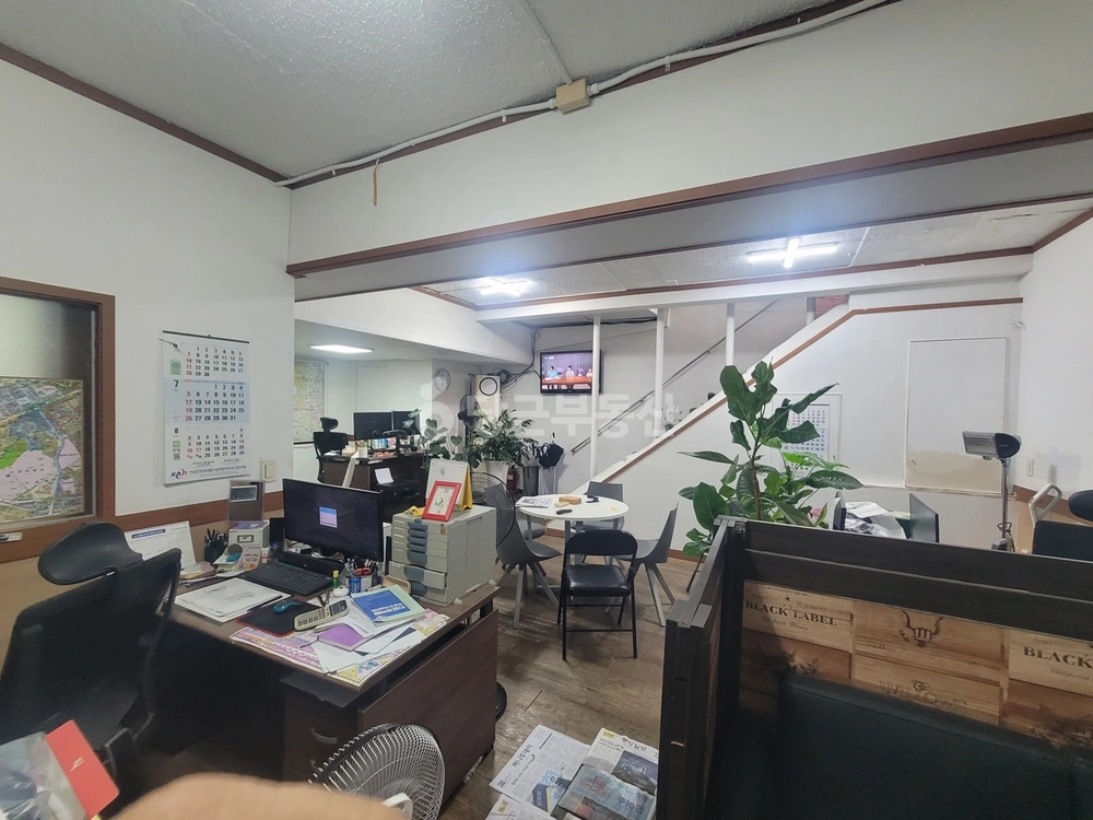 서울특별시 서대문구 창천동 상가 사진 1