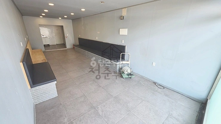 대전광역시 서구 월평동 상가 사진 1