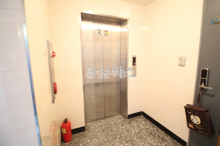 대전광역시 유성구 봉명동 원룸 사진 1