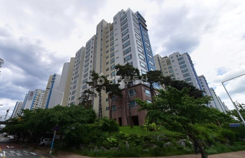 부산광역시 강서구 명지동 아파트 사진 1