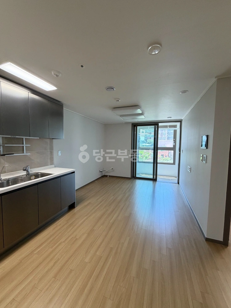 부산광역시 서구 동대신동1가 아파트 사진 1