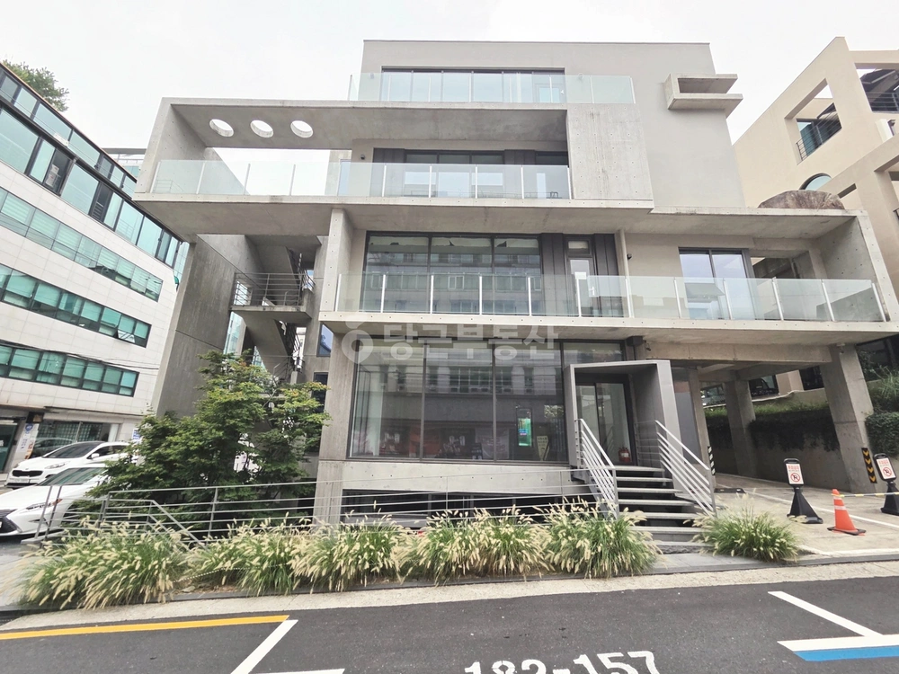 서울특별시 강남구 역삼동 건물 사진 1
