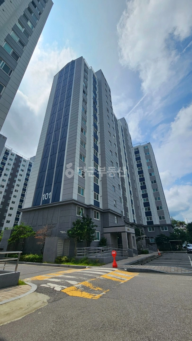 전남광주통합특별시 장흥군 장흥읍 아파트 사진 1