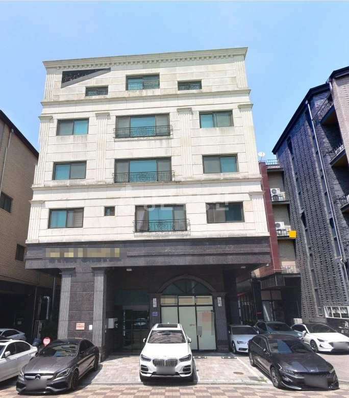 경기도 수원시 영통구 신동 건물 사진 1