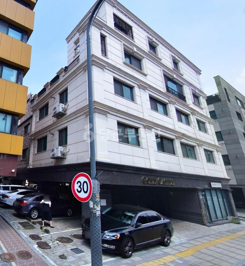 경기도 수원시 영통구 신동 건물 사진 1