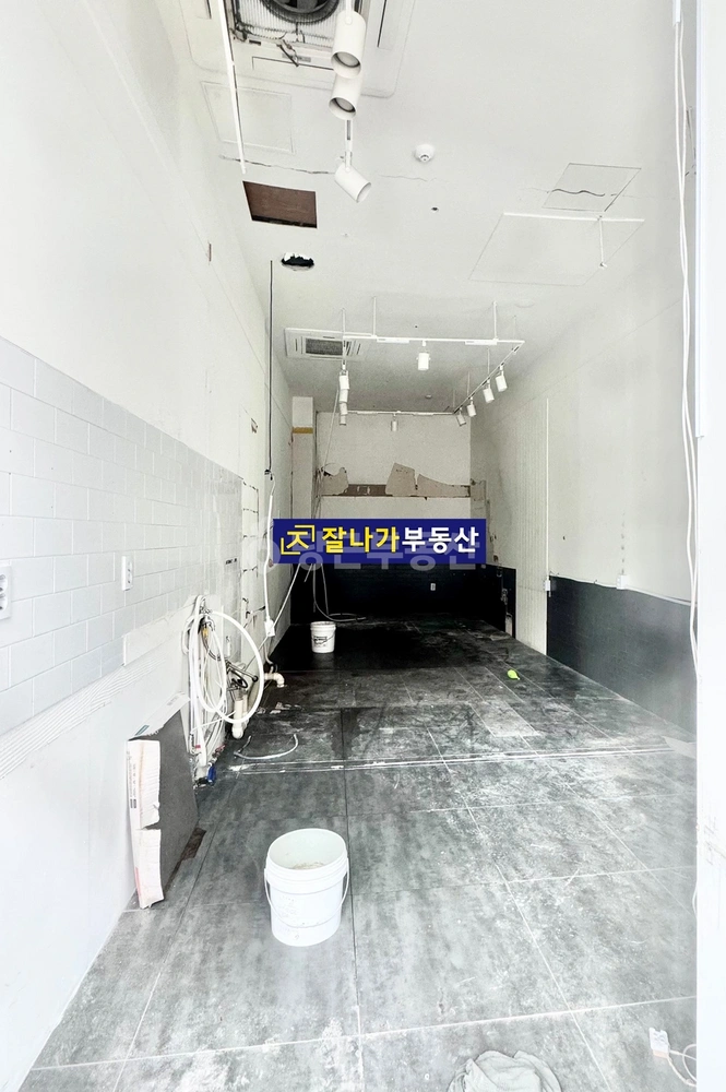 경기도 고양시 일산서구 탄현동 상가 사진 1