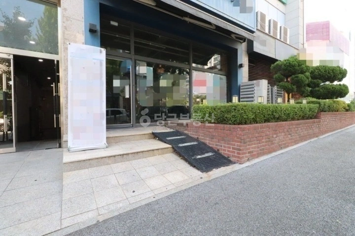 대전광역시 서구 탄방동 상가 사진 1