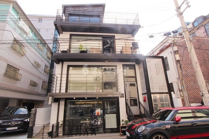 서울특별시 마포구 서교동 상가 사진 1