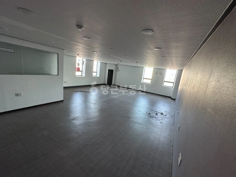 경상남도 창원시 성산구 용호동 상가 사진 1
