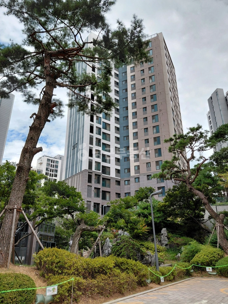 서울특별시 동작구 흑석동 아파트 사진 1