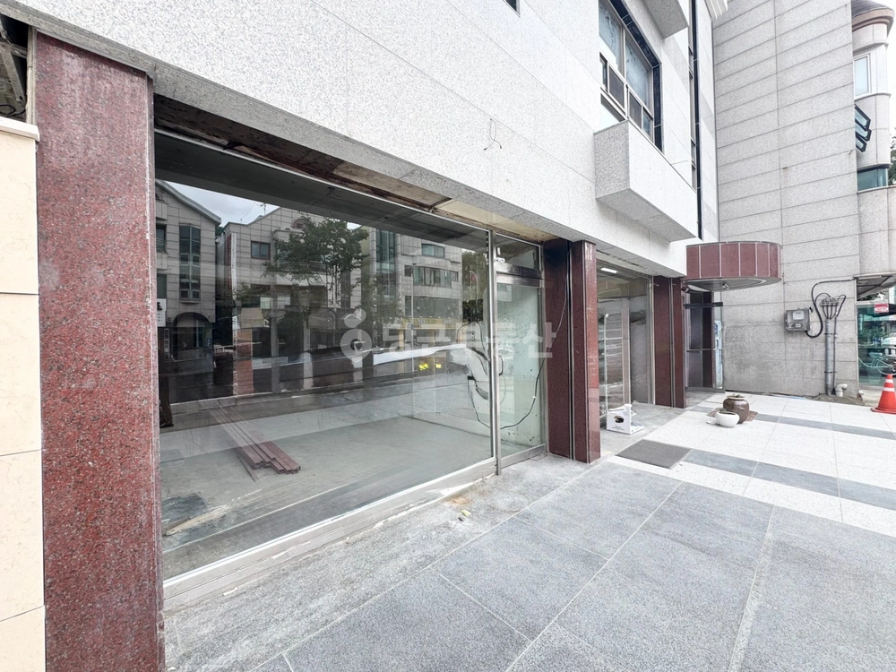대전광역시 서구 월평동 상가 사진 1
