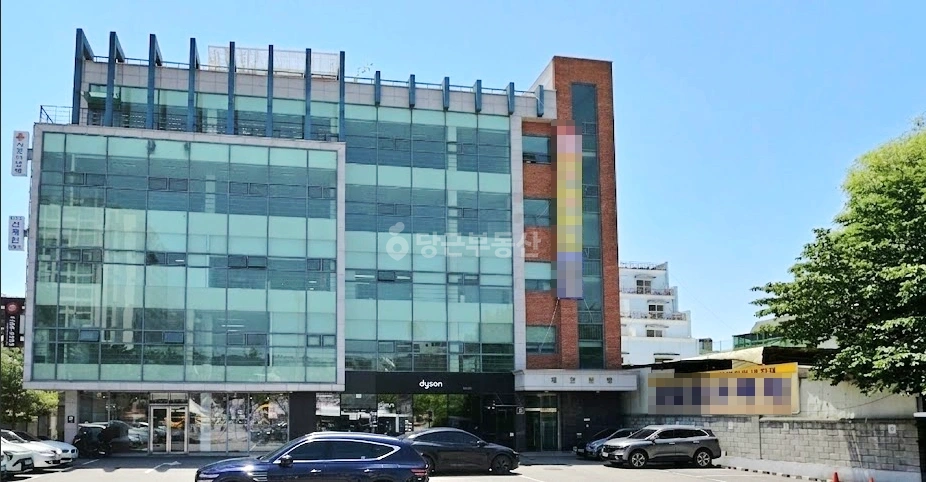 경기도 수원시 팔달구 매산로3가 상가 사진 1
