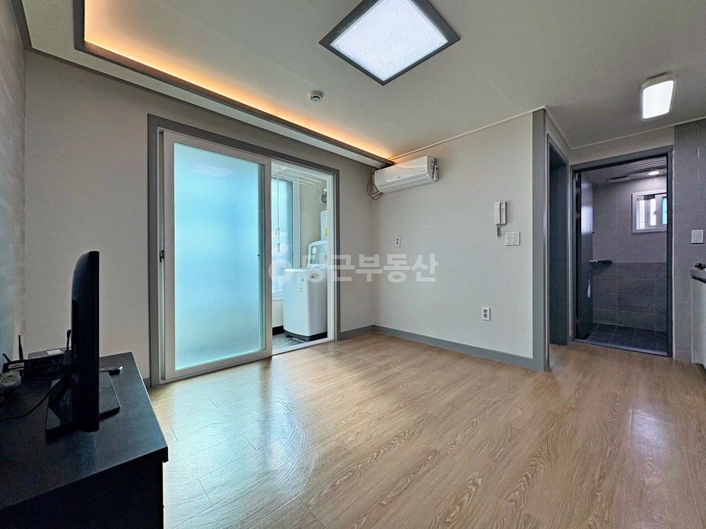 대전광역시 서구 탄방동 원룸 사진 1