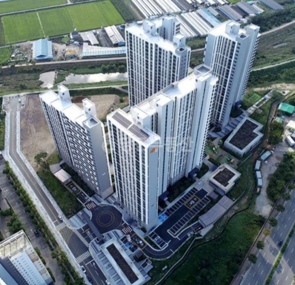 경상남도 밀양시 내이동 아파트 사진 1