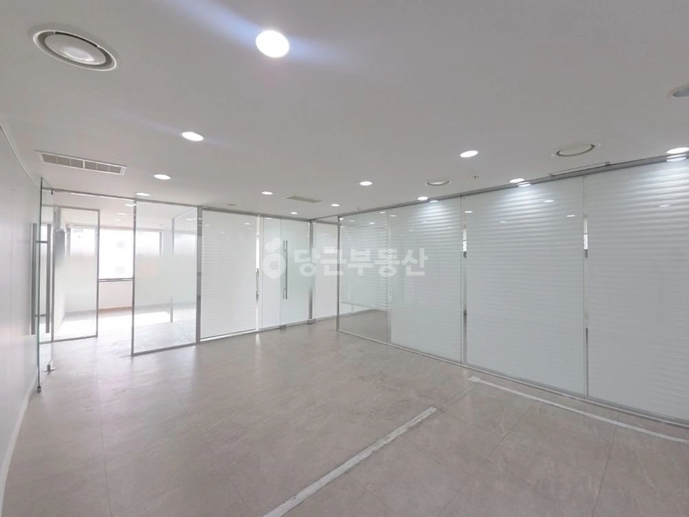 서울특별시 강남구 논현동 사무실 사진 1