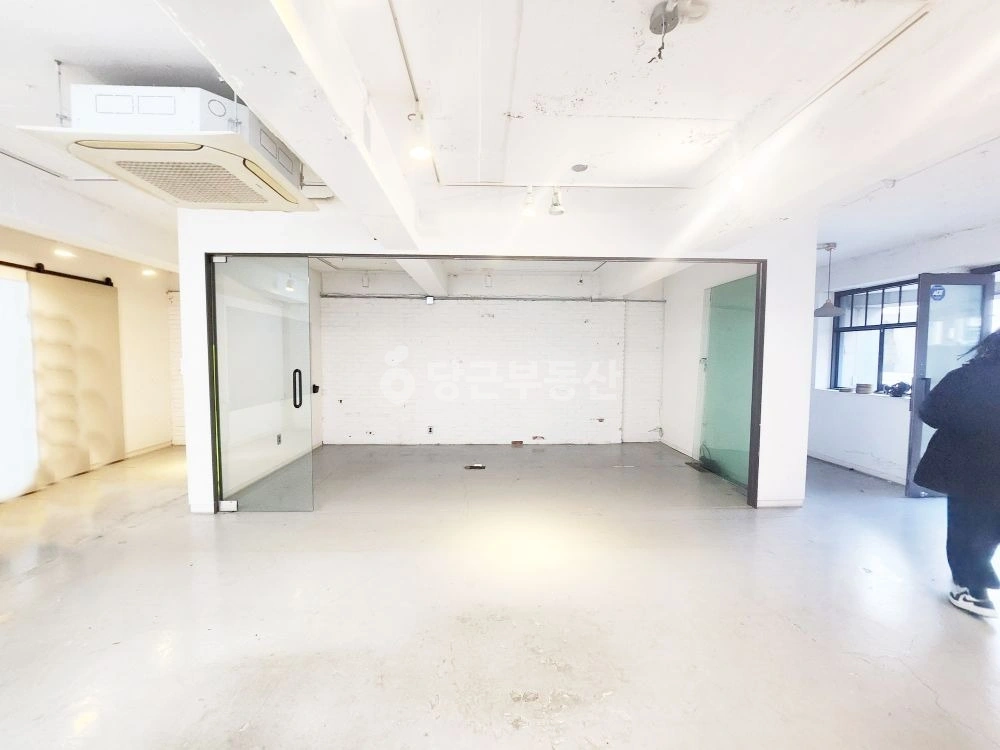 서울특별시 강남구 신사동 사무실 사진 1
