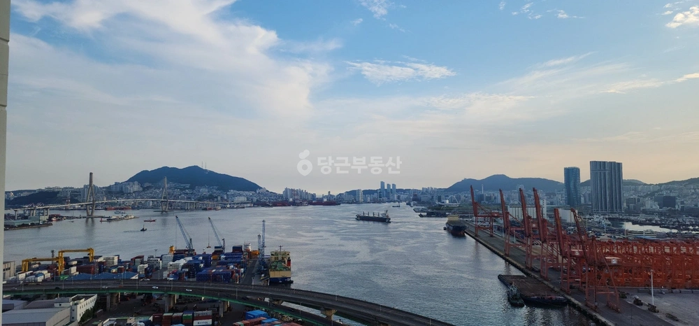 부산광역시 남구 문현동 아파트 사진 1