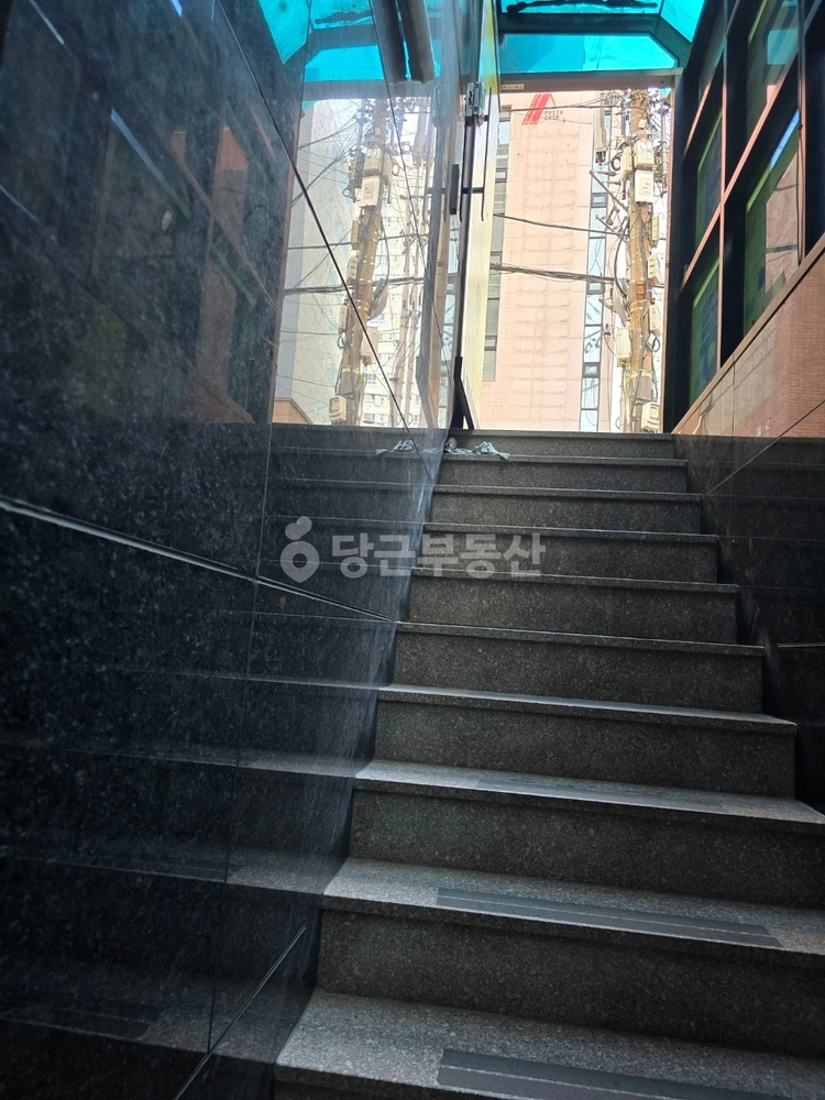 서울특별시 서대문구 대현동 상가 사진 1