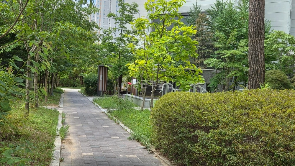 경기도 고양시 덕양구 향동동 아파트 사진 1
