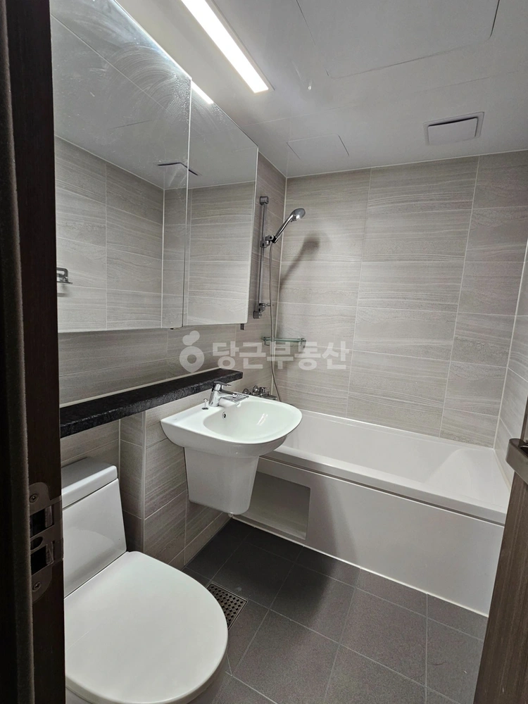 부산광역시 강서구 명지동 아파트 사진 1