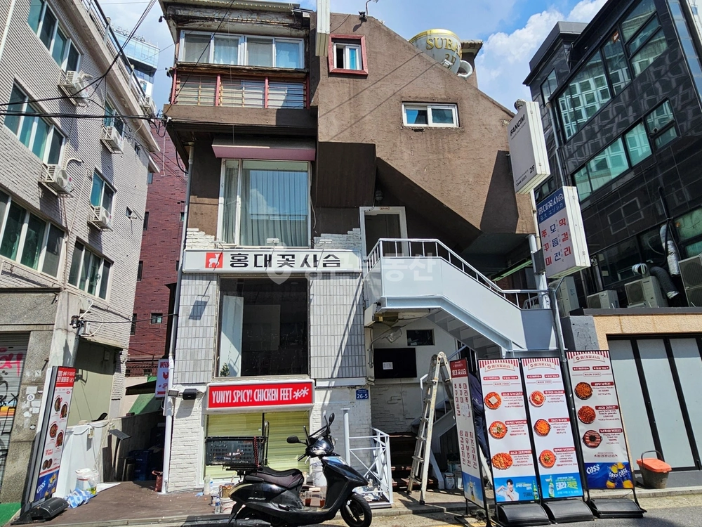 서울특별시 마포구 동교동 상가 사진 1