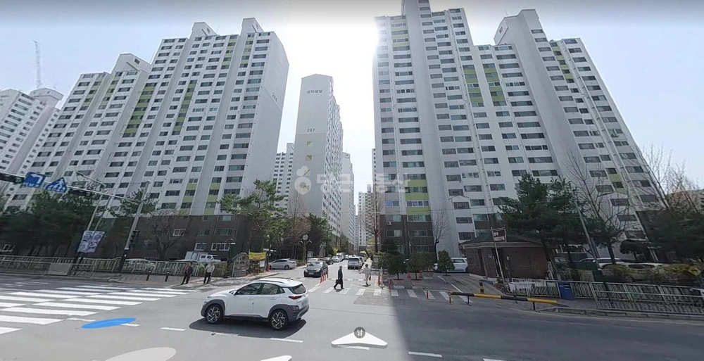 충청남도 천안시 동남구 신방동 아파트 사진 1
