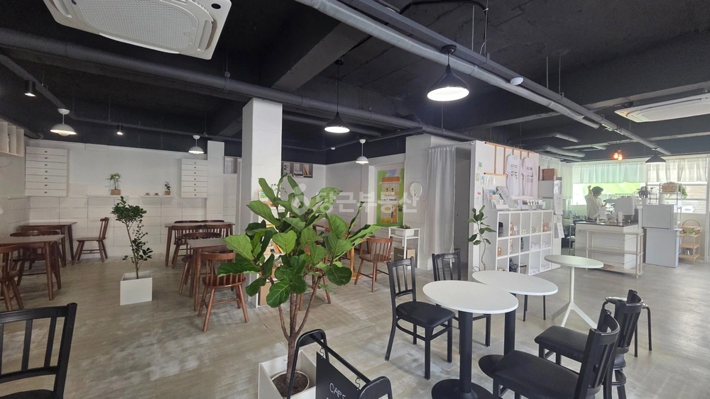 경기도 수원시 팔달구 매산로2가 상가 사진 1