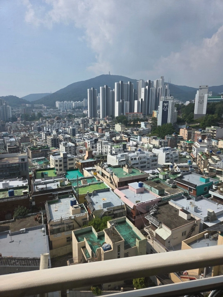 부산광역시 연제구 연산동 아파트 사진 1