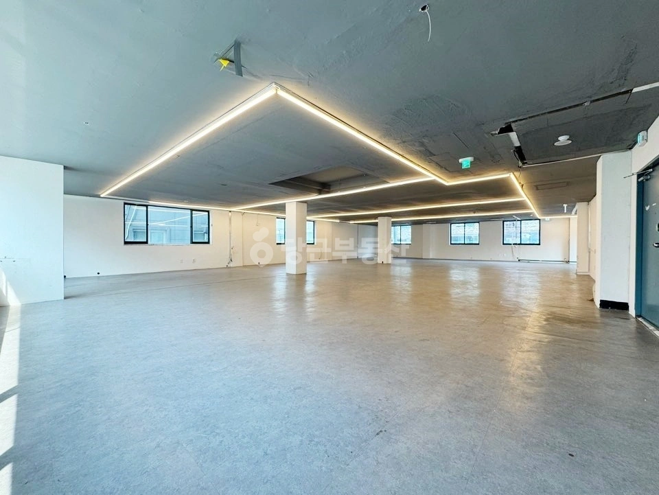 대전광역시 서구 갈마동 상가 사진 1