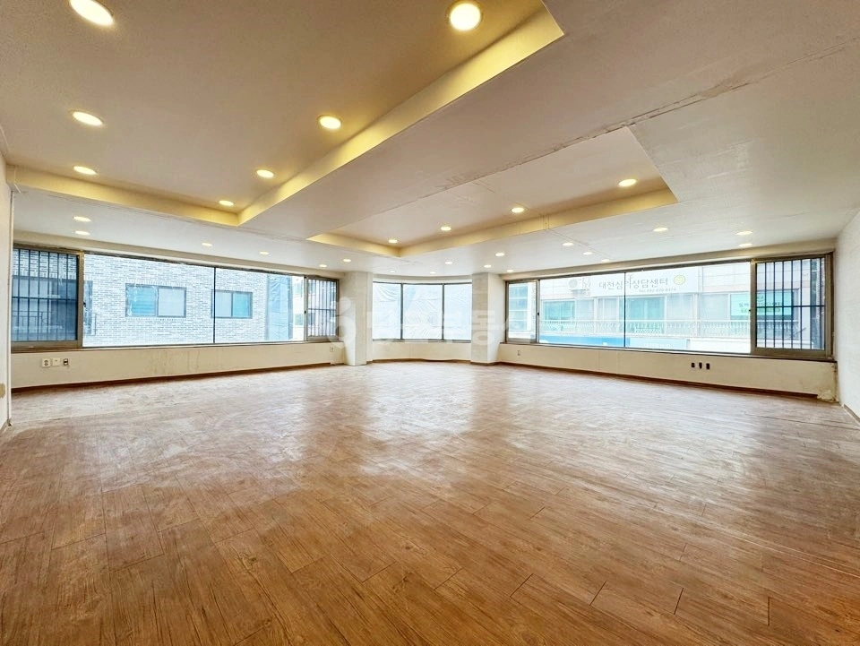 대전광역시 서구 갈마동 상가 사진 1