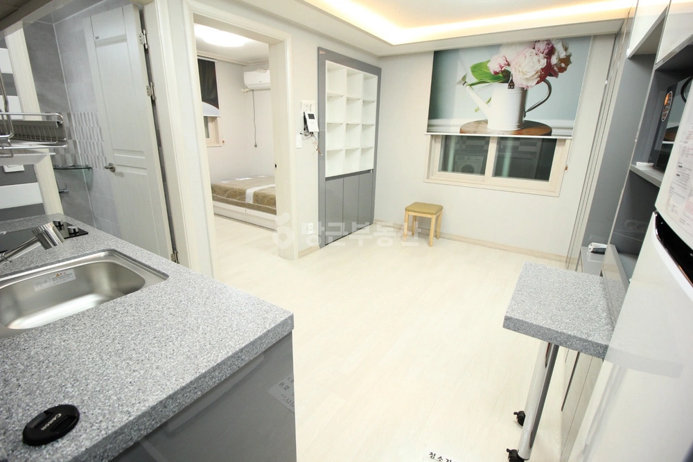 대전광역시 서구 둔산동 원룸 사진 1