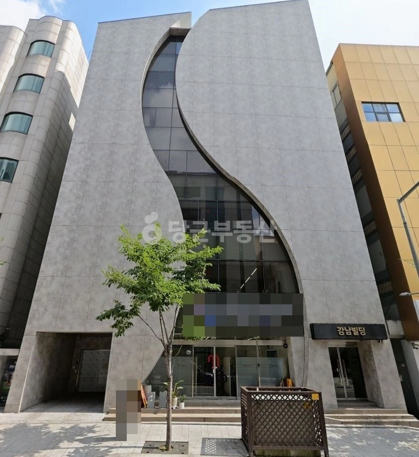 서울특별시 강남구 역삼동 건물 사진 1