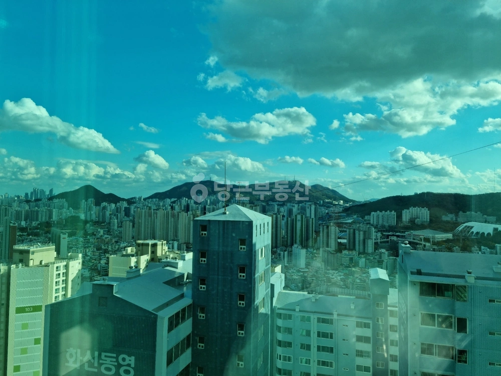 부산광역시 동래구 온천동 아파트 사진 1
