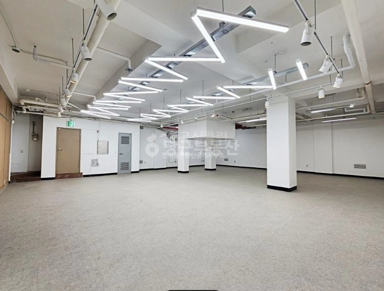 서울특별시 강남구 논현동 상가 사진 1