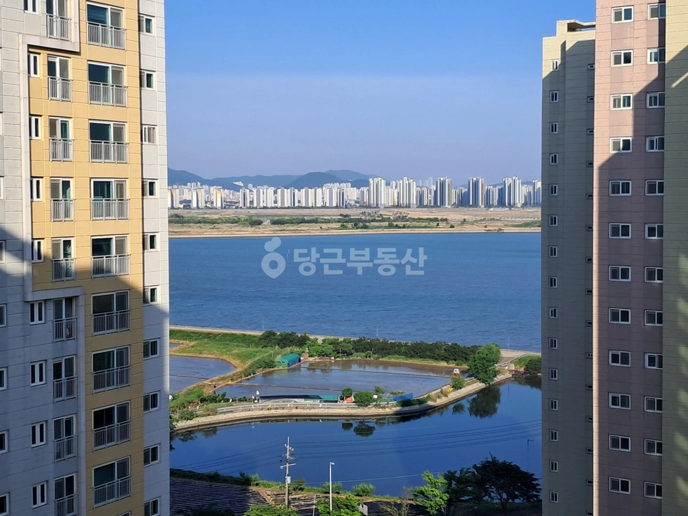 부산광역시 강서구 화전동 아파트 사진 1
