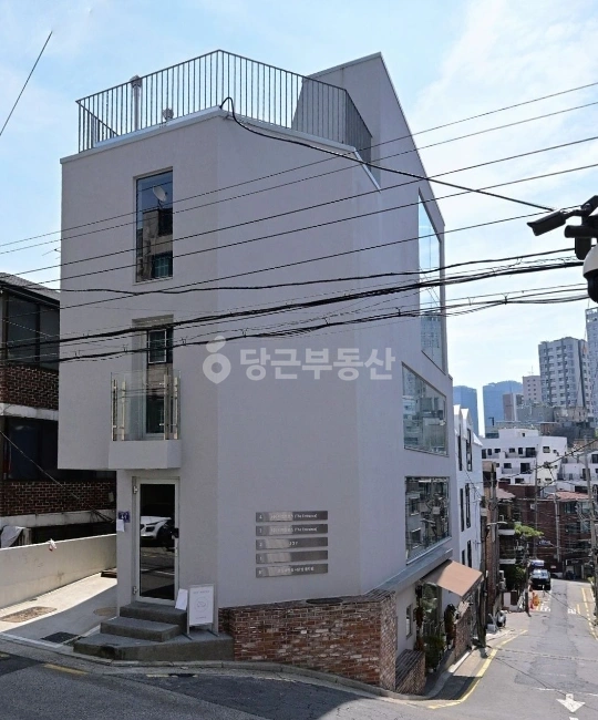 서울특별시 강남구 논현동 건물 사진 1