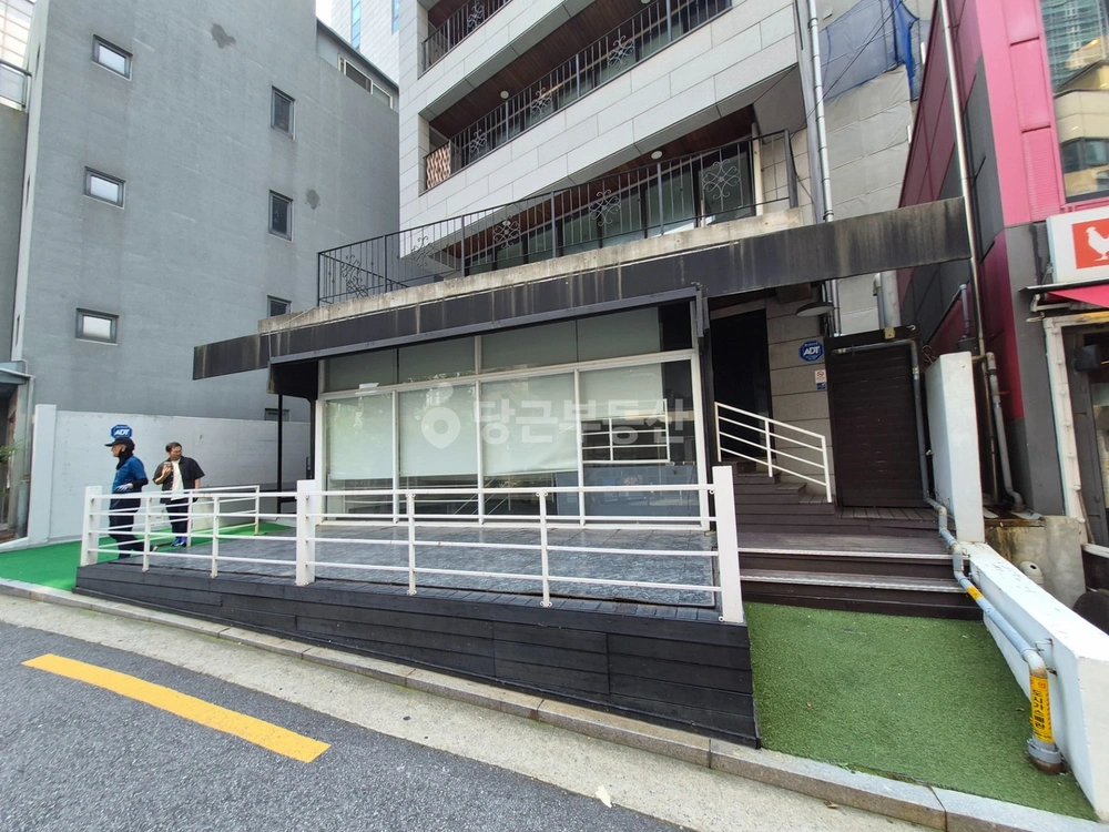 서울특별시 마포구 서교동 상가 사진 1