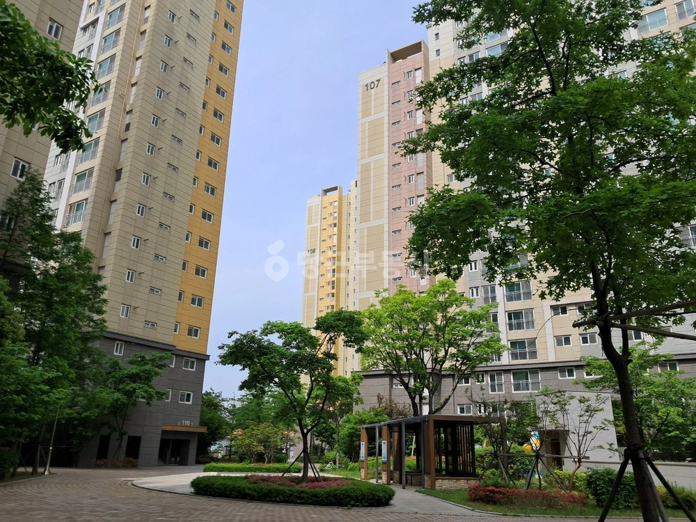 부산광역시 강서구 화전동 아파트 사진 1