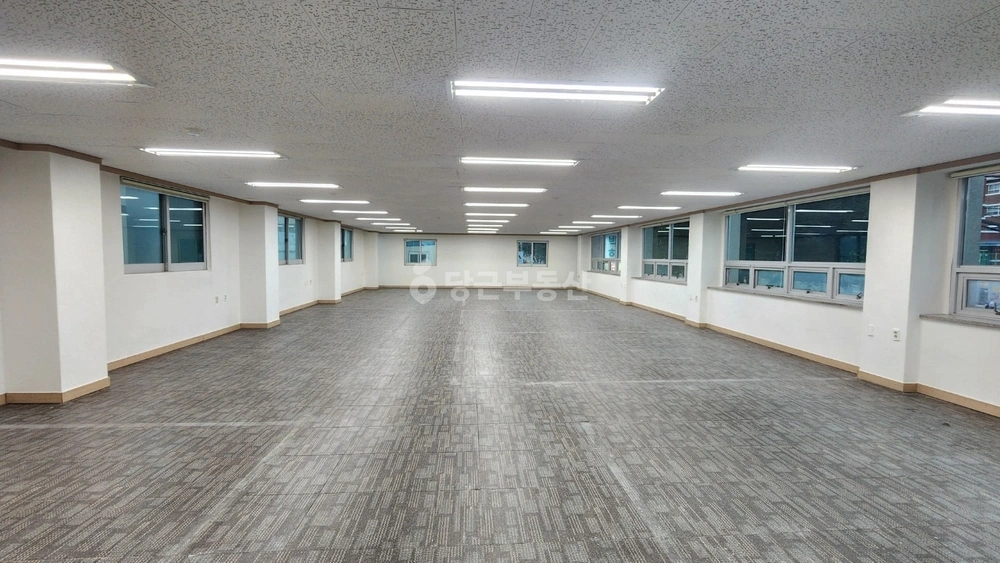 부산광역시 연제구 연산동 상가 사진 1
