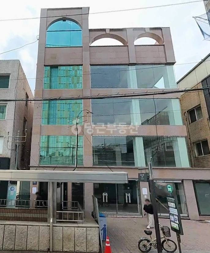 서울특별시 강남구 신사동 건물 사진 1