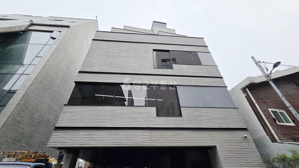 서울특별시 강남구 논현동 건물 사진 1