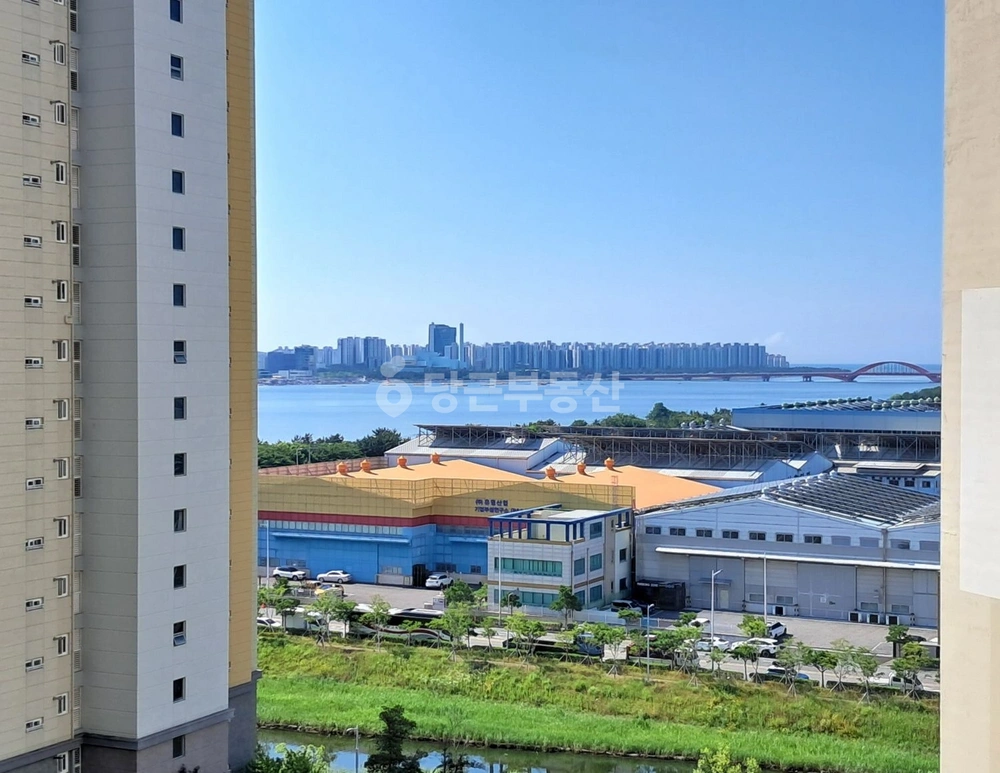 부산광역시 강서구 화전동 아파트 사진 1