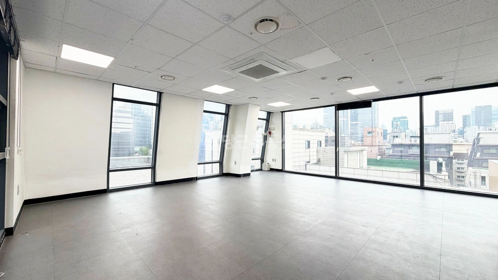 서울특별시 강남구 역삼동 사무실 사진 1