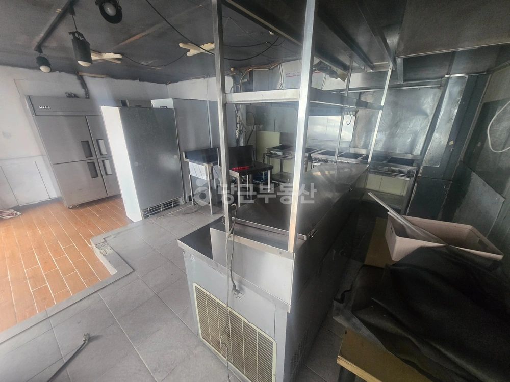 부산광역시 남구 대연동 상가 사진 1