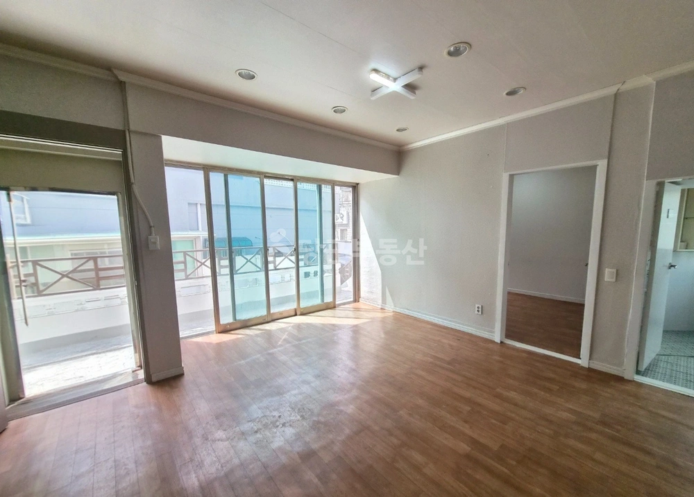 부산광역시 부산진구 개금동 상가 사진 1