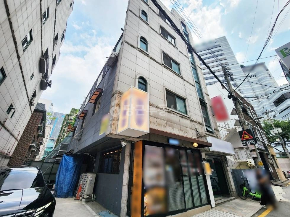 서울특별시 강남구 역삼동 상가 사진 1