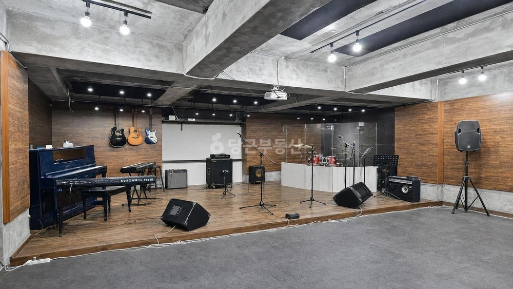 서울특별시 마포구 동교동 상가 사진 1
