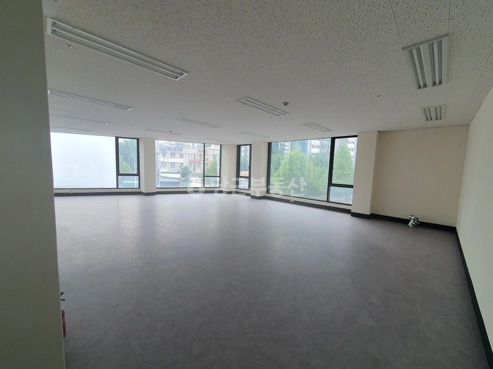 경기도 파주시 금릉동 상가 사진 1