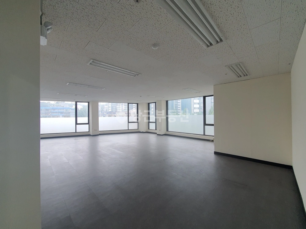 경기도 파주시 금릉동 상가 사진 1